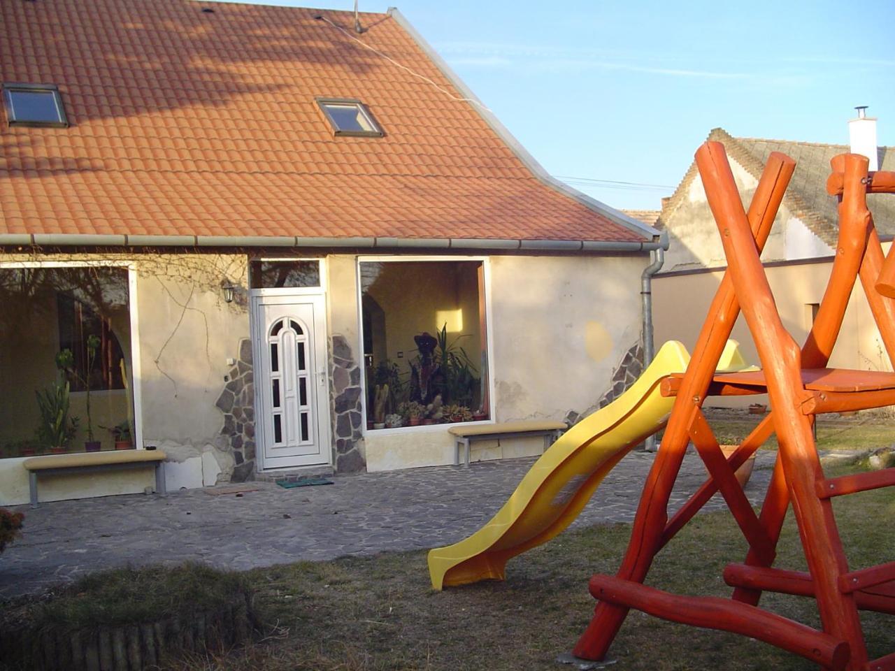 Villa Ametyst Štúrovo Exterior foto